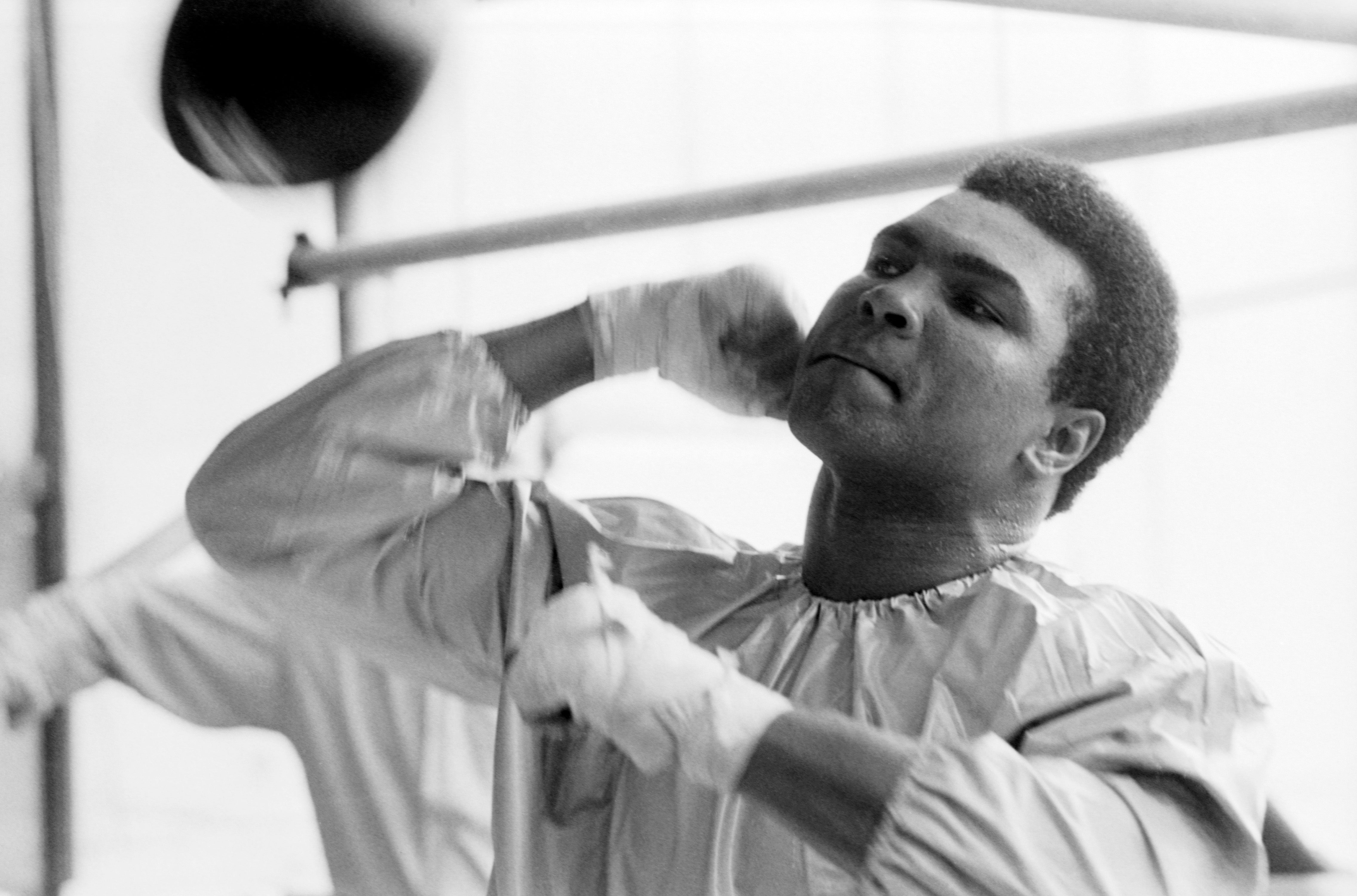 Gift Goat Iconic Image Frame: Muhammad Ali